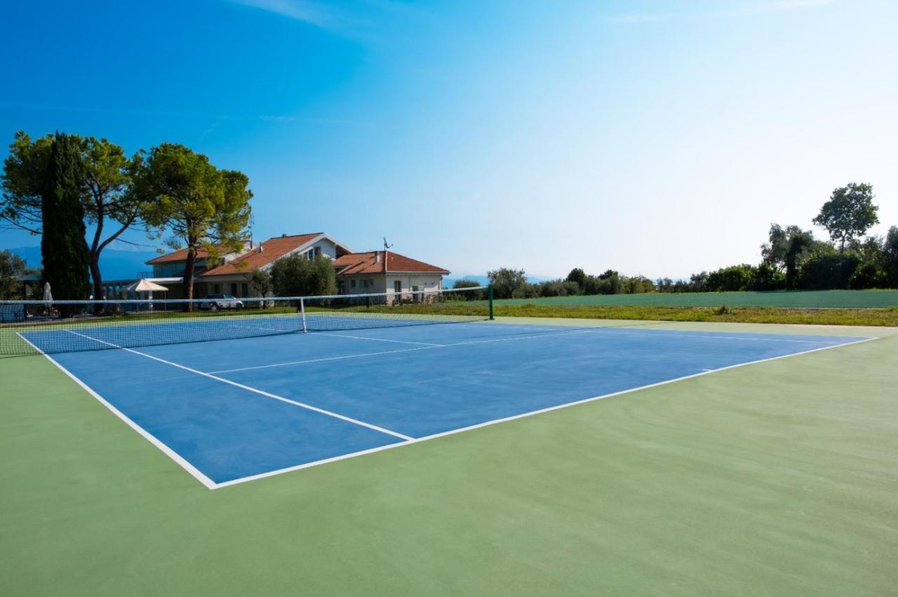 מנרבה דל גארדה Villa Athena Charme מראה חיצוני תמונה