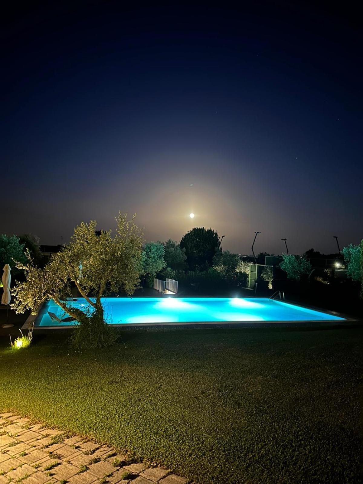 מנרבה דל גארדה Villa Athena Charme מראה חיצוני תמונה